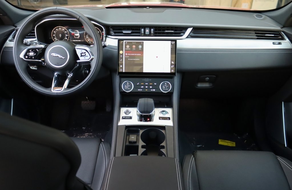 2026 JAGUAR PACE P250 - Image 9