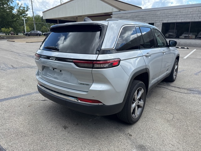 2022 Jeep Grand Cherokee Limited photo 4