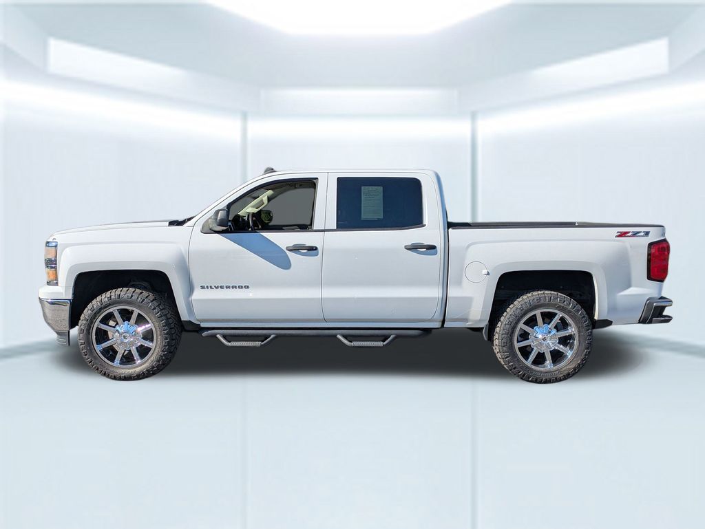 2014 Chevrolet Silverado 1500 LT photo 2