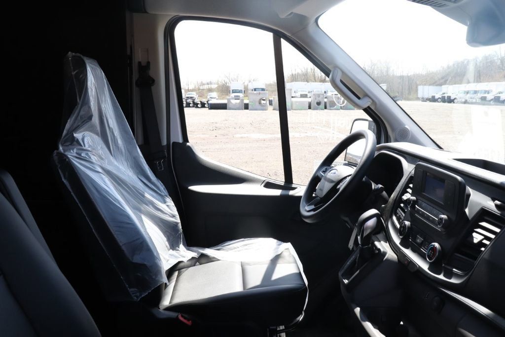 2025 Ford Transit photo 6