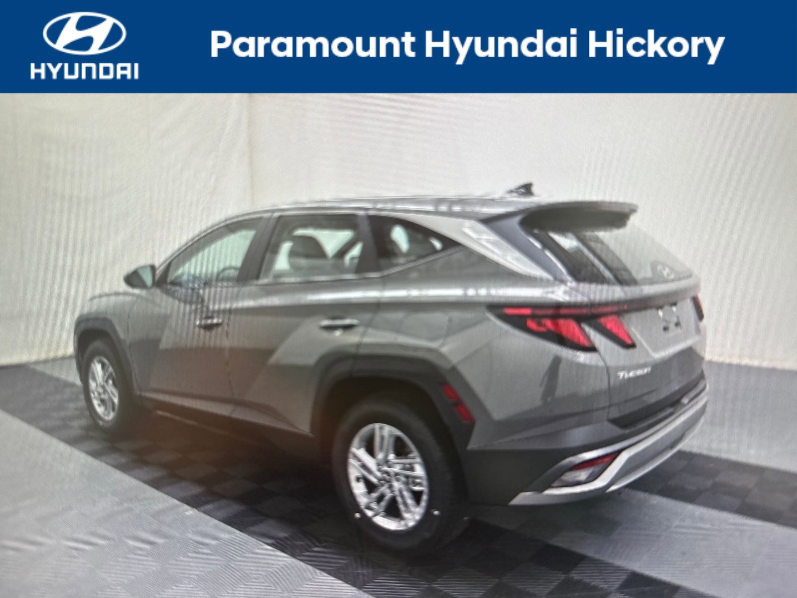 2025 Hyundai Tucson SE photo 2
