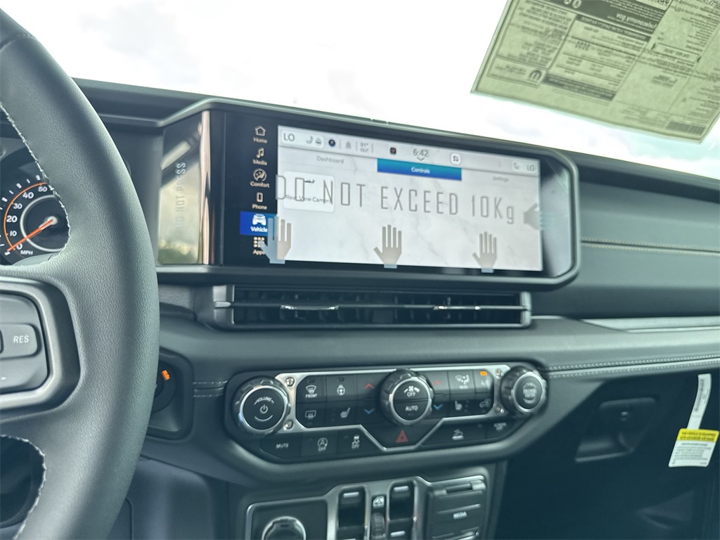 2025 Jeep Gladiator Sport photo 21