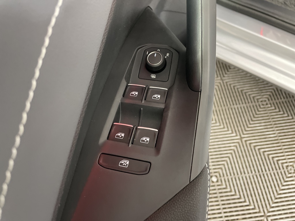 2025 Volkswagen Jetta 1.5T SEL photo 15