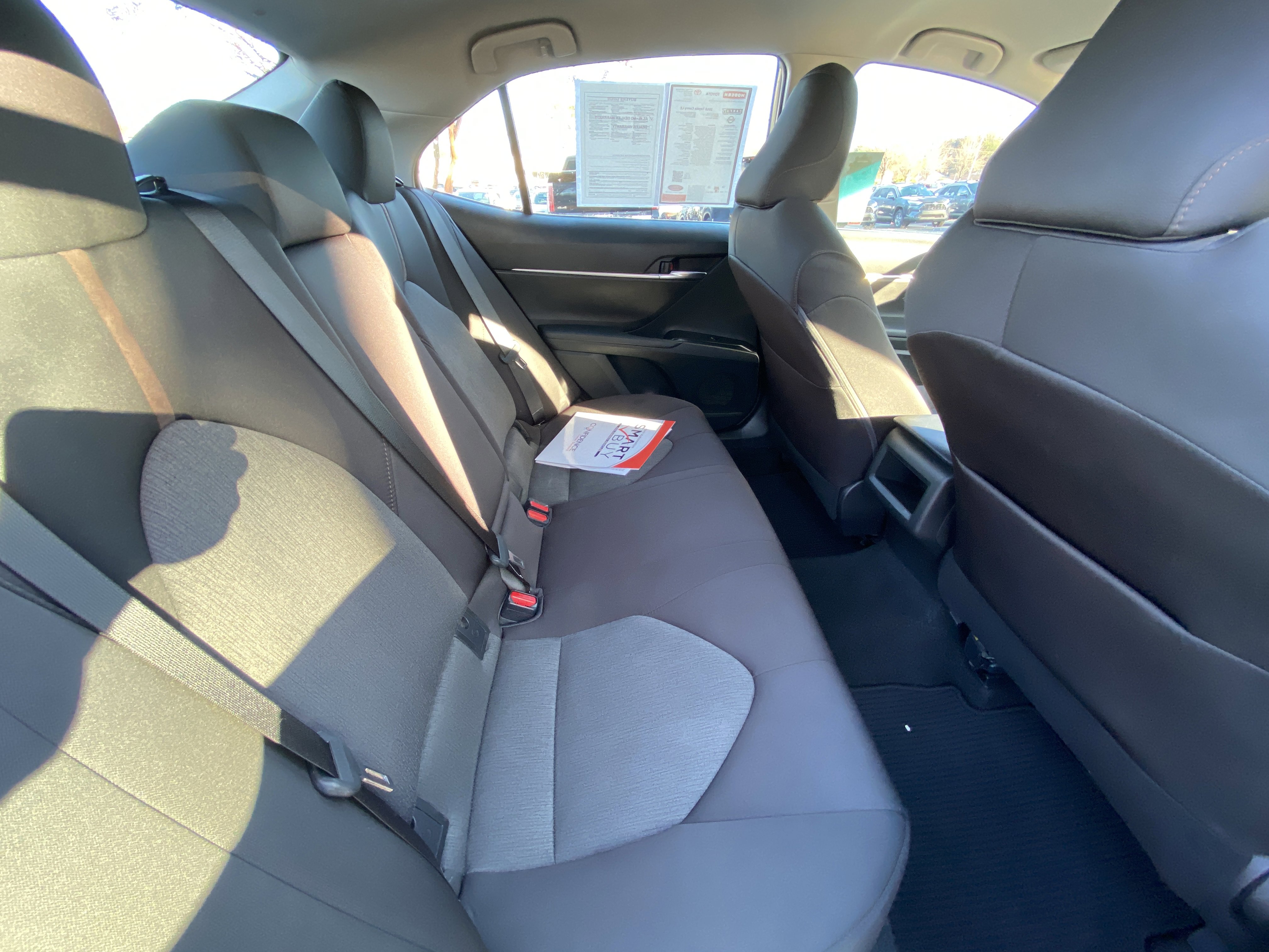 2018 Toyota Camry LE photo 3