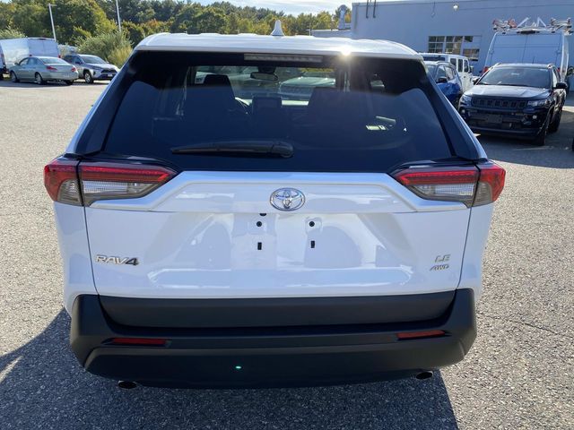 2024 Toyota RAV4 LE photo 4