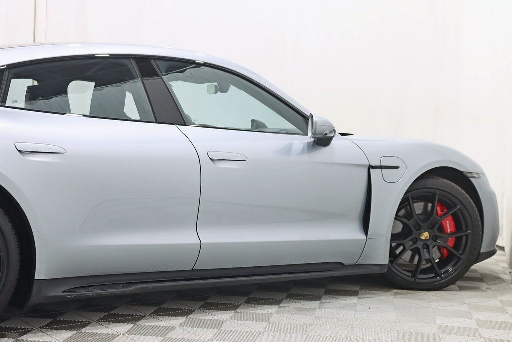 2022 Porsche Taycan GTS photo 10