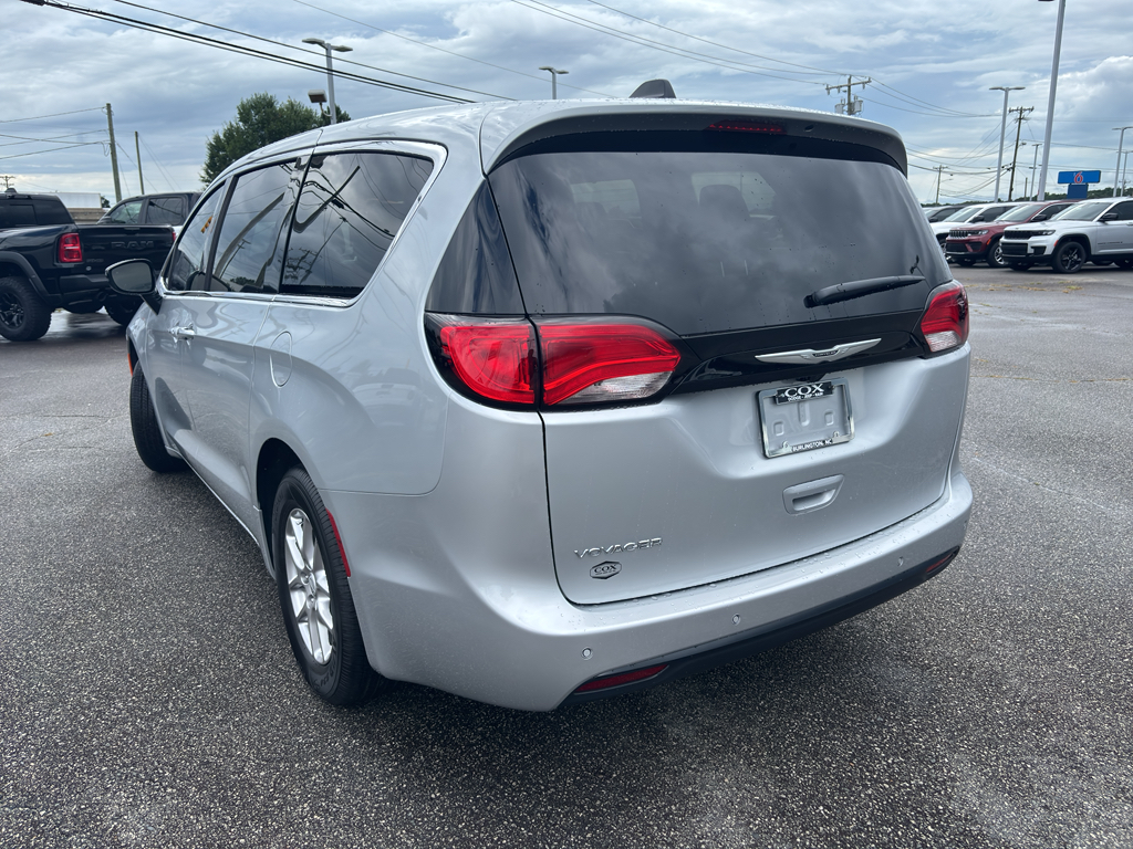 2026 Chrysler Voyager LX photo 5