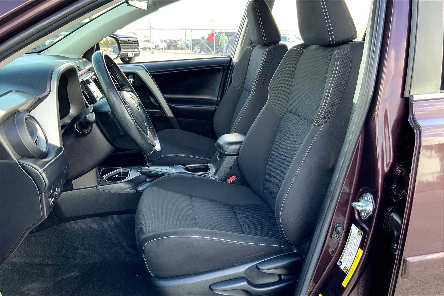 2018 Toyota RAV4 XLE photo 7