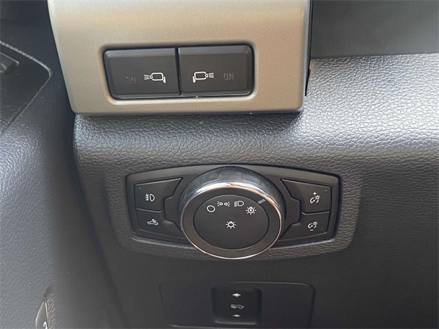 2022 Ford F-250 Lariat photo 16