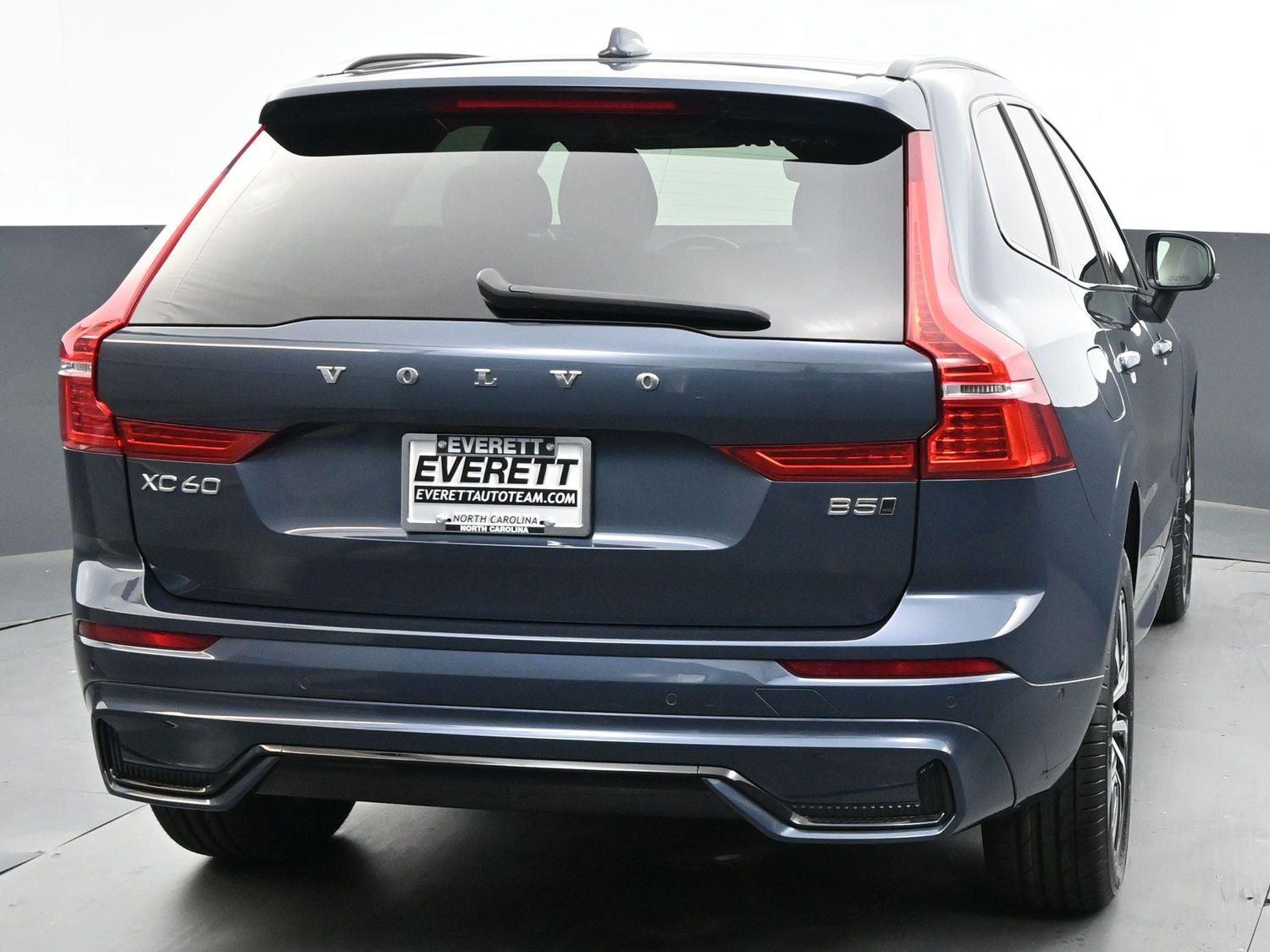 2024 Volvo XC60 Plus photo 6