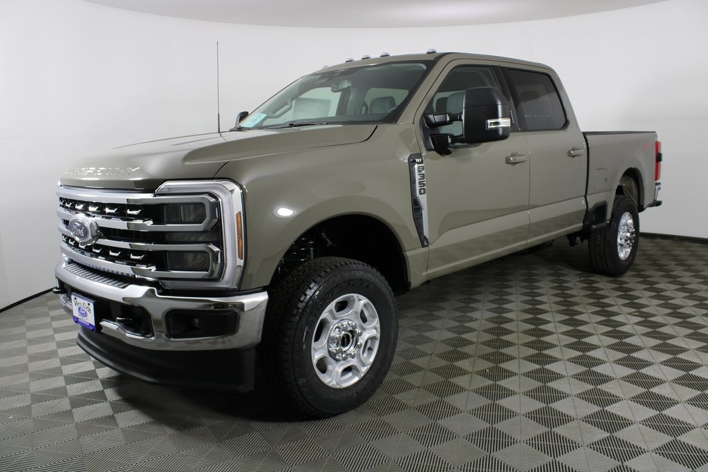 2026 Ford F-350 XLT photo 3