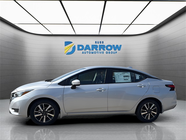 2025 Nissan Versa 1.6 SV photo 2