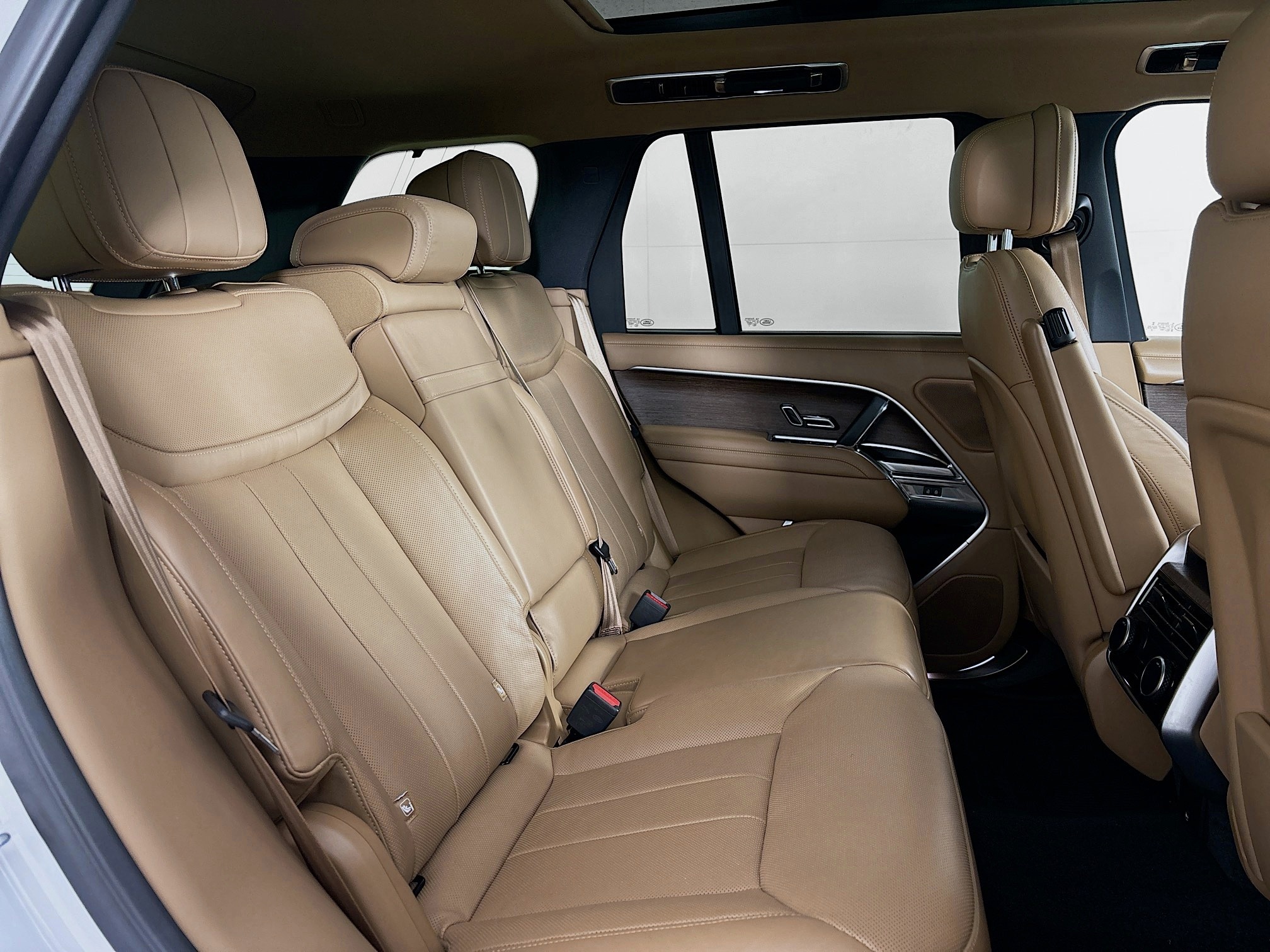 2023 Land Rover Range Rover SE photo 27