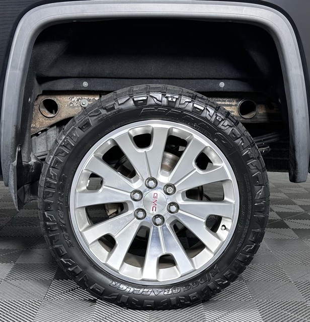 2017 Gmc Sierra 1500 SLT photo 4