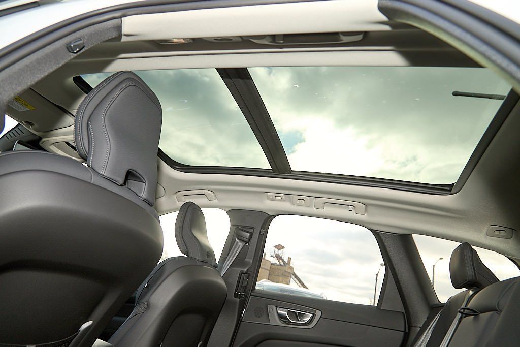 2026 VOLVO XC60 - Image 21