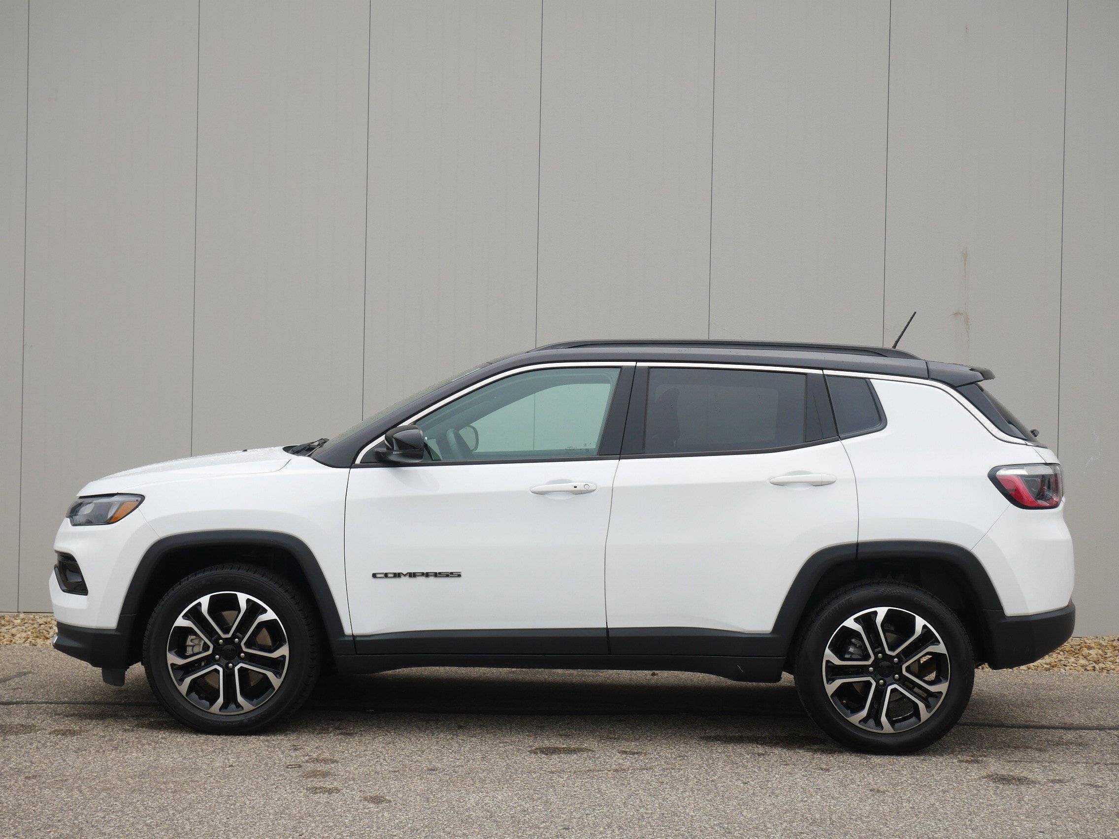 Used 2024 Jeep Compass Limited with VIN 3C4NJDCN1RT596981 for sale in Hastings, Minnesota