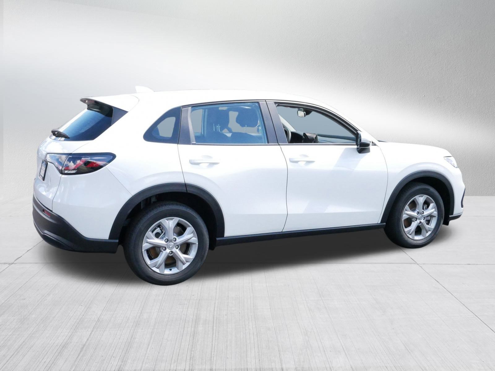 2025 Honda HR-V LX photo 6
