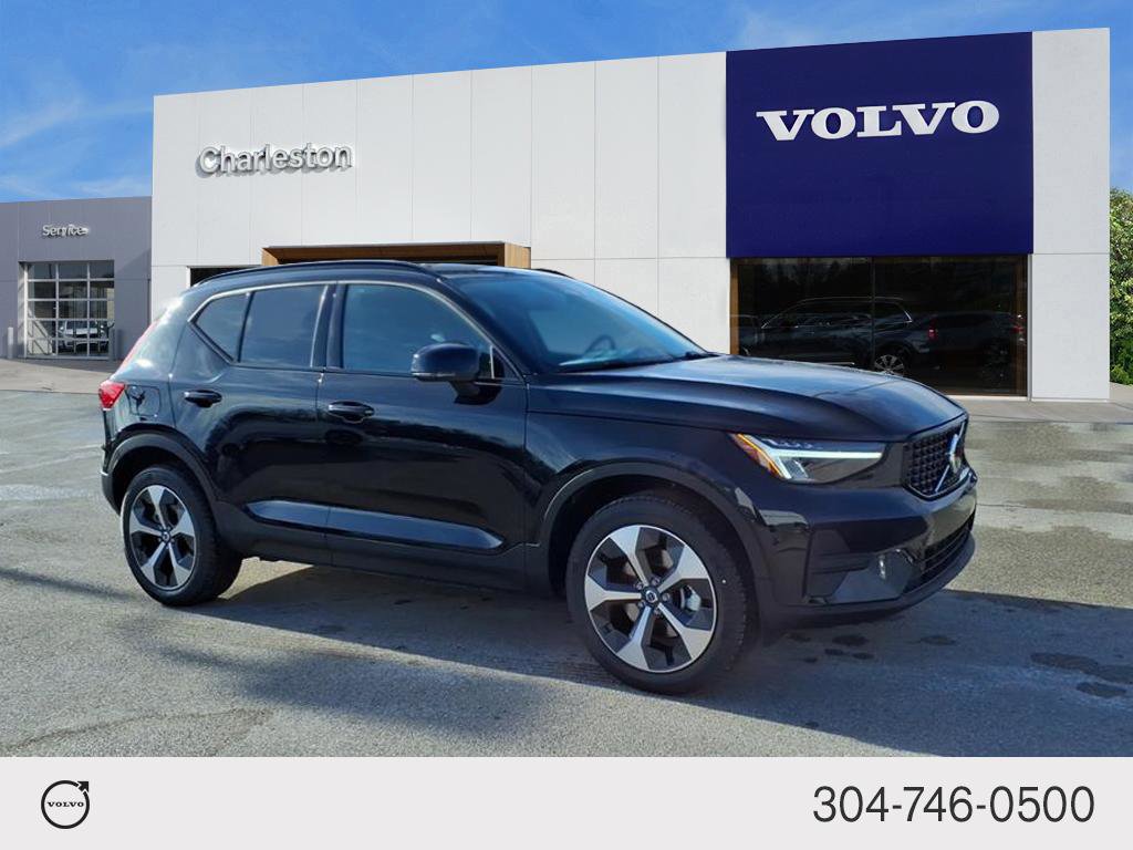 2026 Volvo XC40 Core's photo