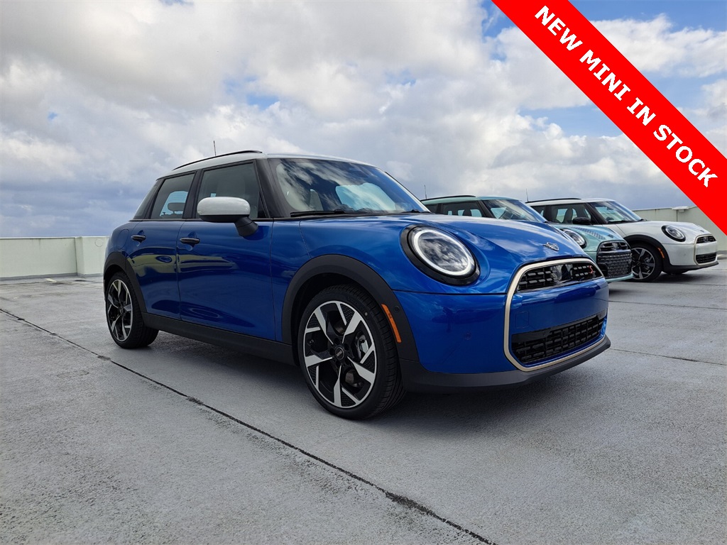2025 MINI Hardtop 4 Door S's photo