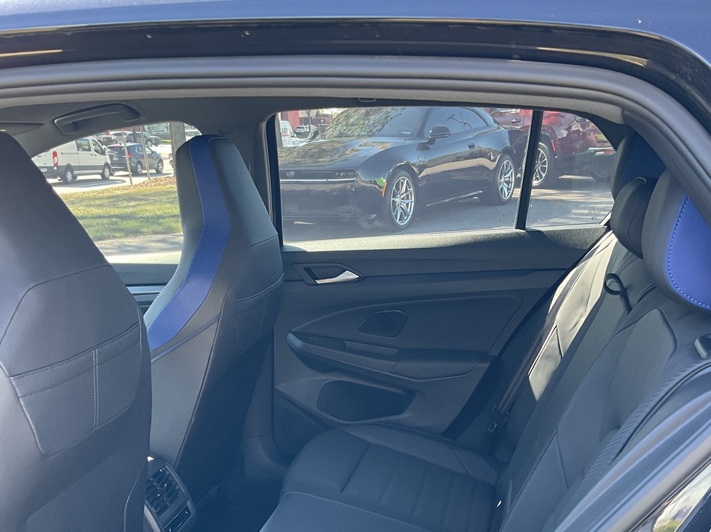 2023 Volkswagen Golf Anniversary Edition photo 5
