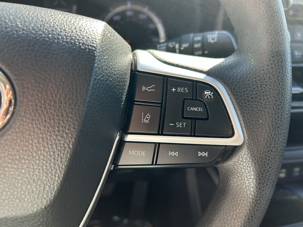 2022 Toyota Highlander L photo 15