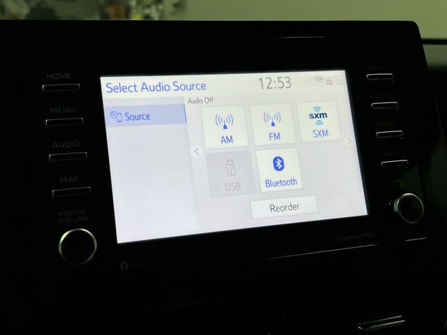 2022 Toyota Camry SE photo 13