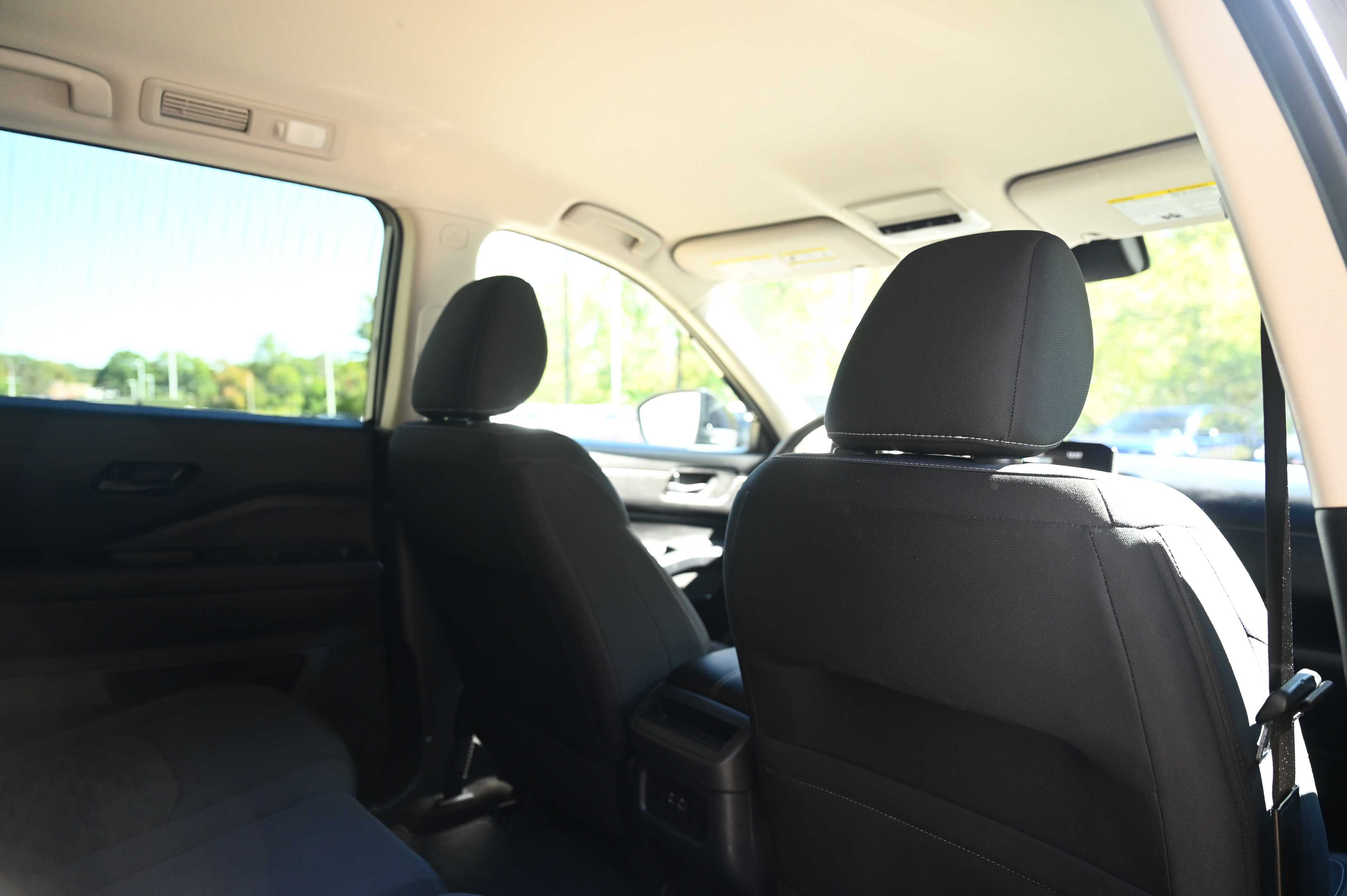 2024 Nissan Pathfinder S photo 25