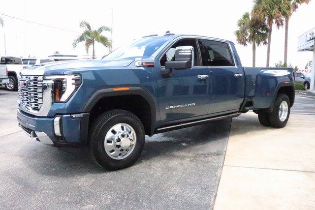 2025 Gmc Sierra 3500 HD Denali photo 4