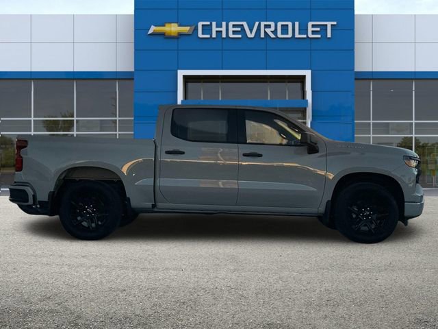 2026 Chevrolet Silverado Custom photo 3