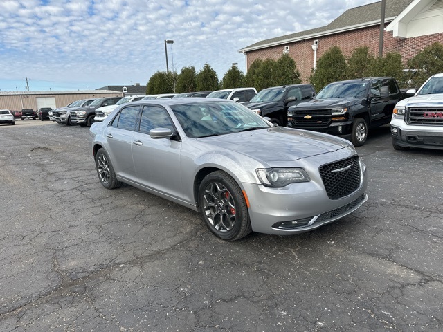 2018 Chrysler 300 S photo 2