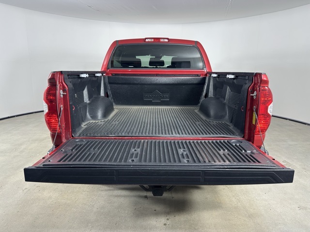 2018 Toyota Tundra SR5 CrewMax photo 4
