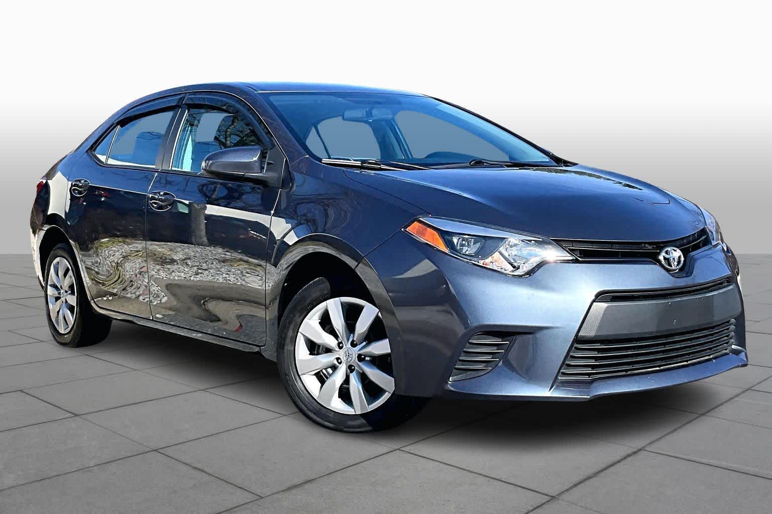 2014 Toyota Corolla LE photo 2