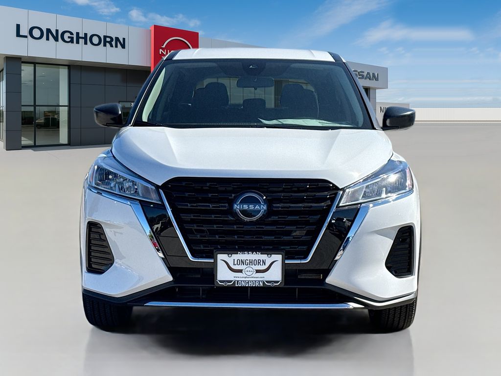 2025 Nissan Kicks Play S photo 2