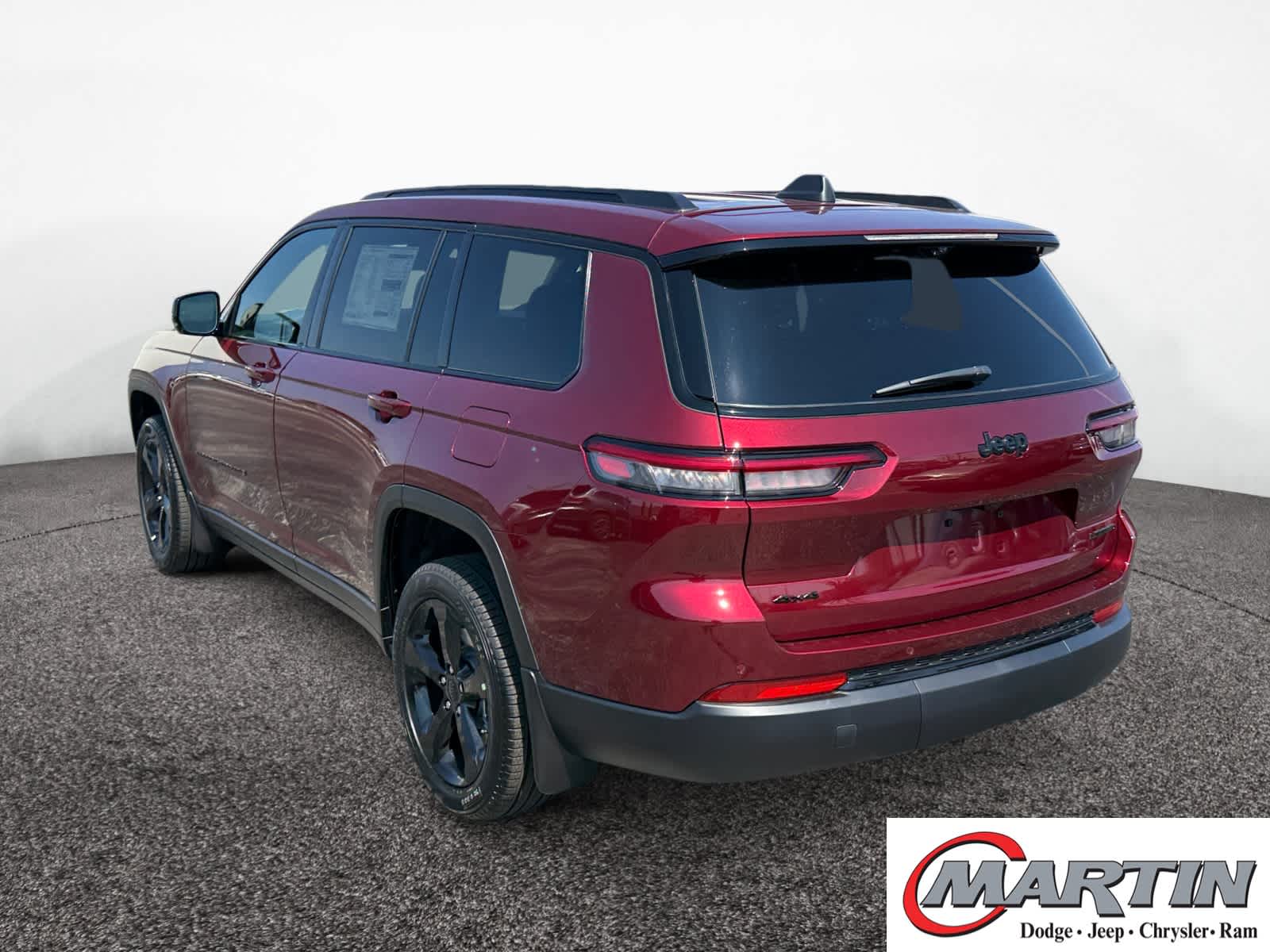 2025 Jeep Grand Cherokee Limited photo 3