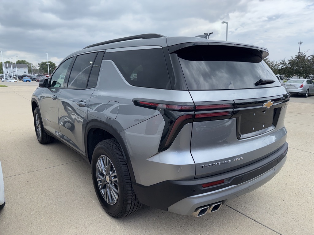 2025 Chevrolet Traverse 2LT photo 3