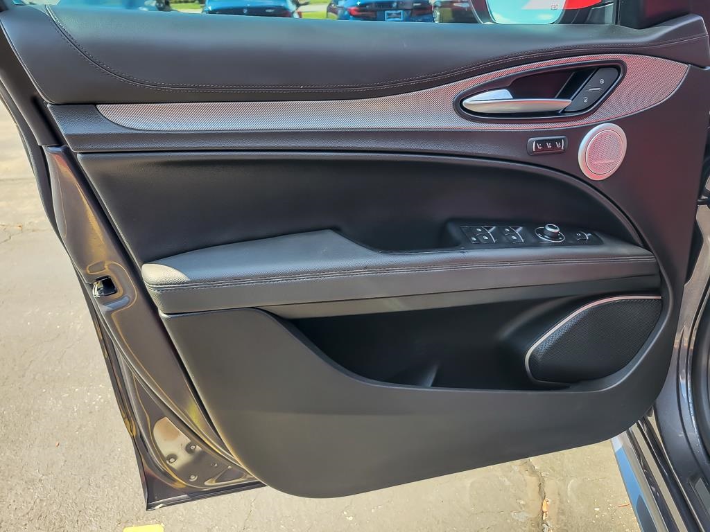 2022 Alfa Romeo Stelvio Ti Sport photo 15