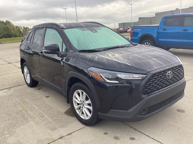 2022 Toyota Corolla Cross LE photo 10