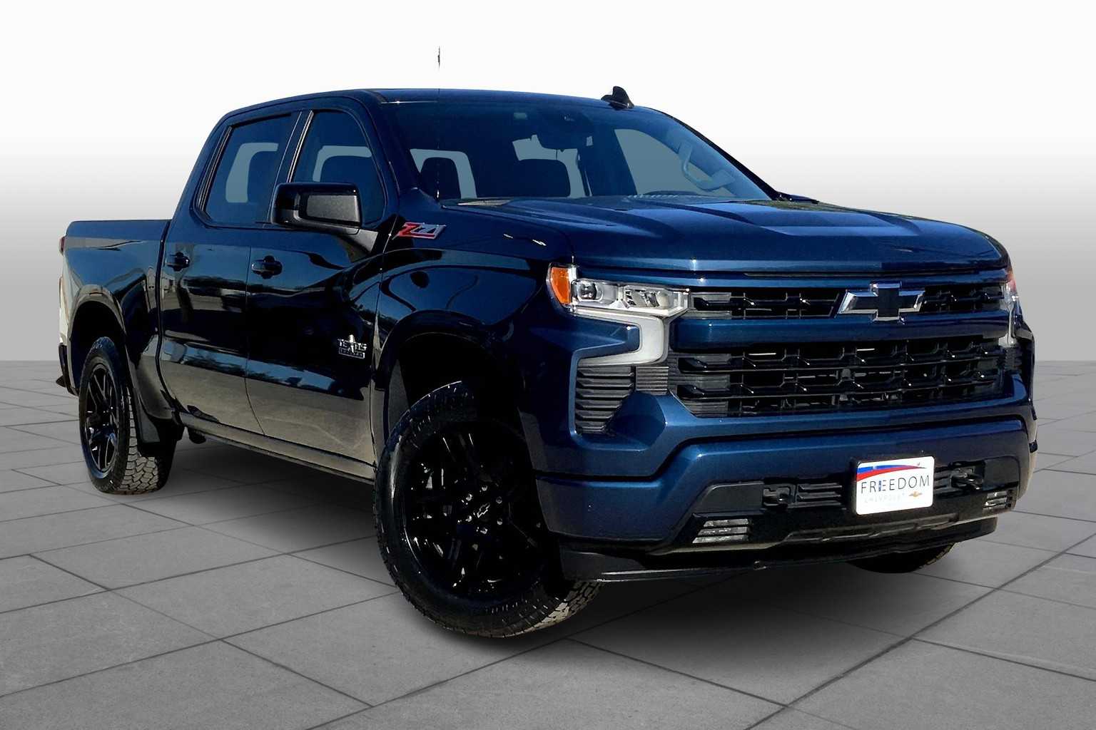 2022 Chevrolet Silverado 1500 RST photo 2