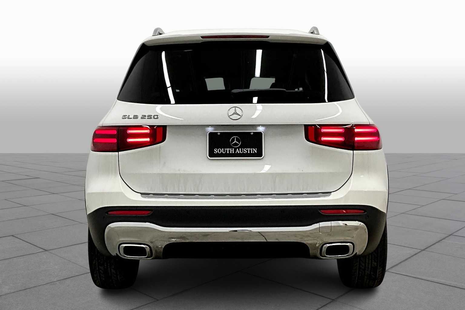 2025 Mercedes Benz GLB 250 photo 4