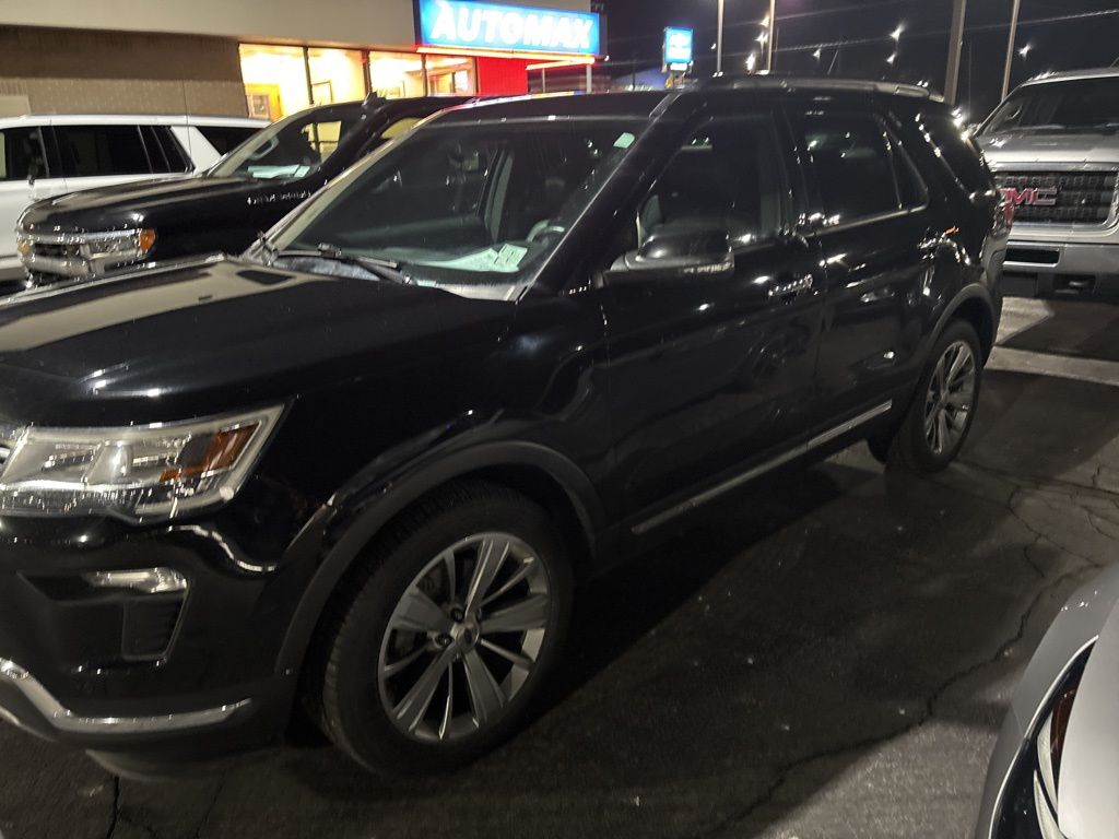 2018 Ford Explorer Limited's photo