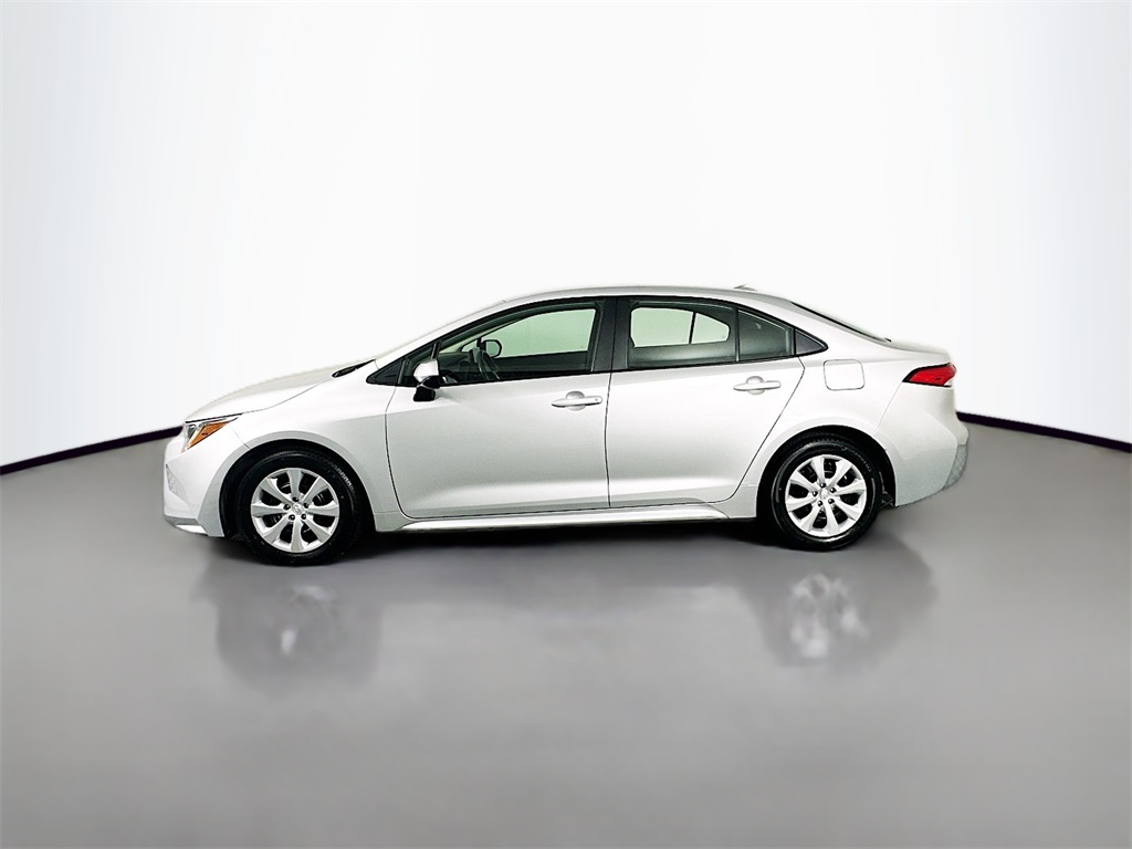 2023 Toyota Corolla LE photo 6