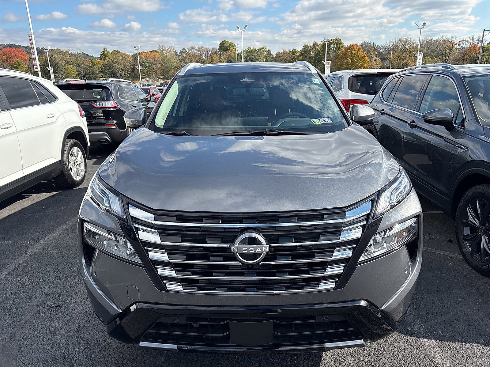 2025 Nissan Rogue Platinum photo 2