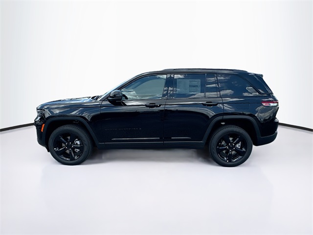 2025 Jeep Grand Cherokee Limited photo 3