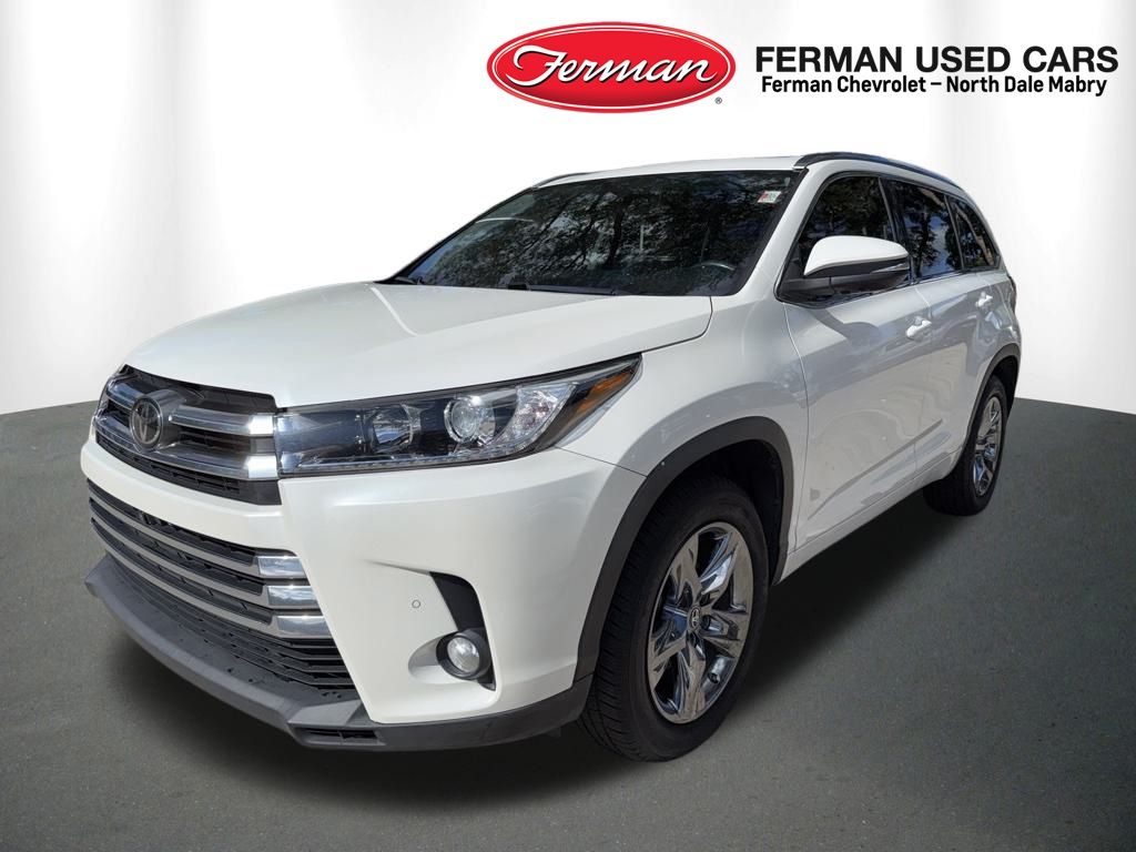 2017 Toyota Highlander Limited's photo