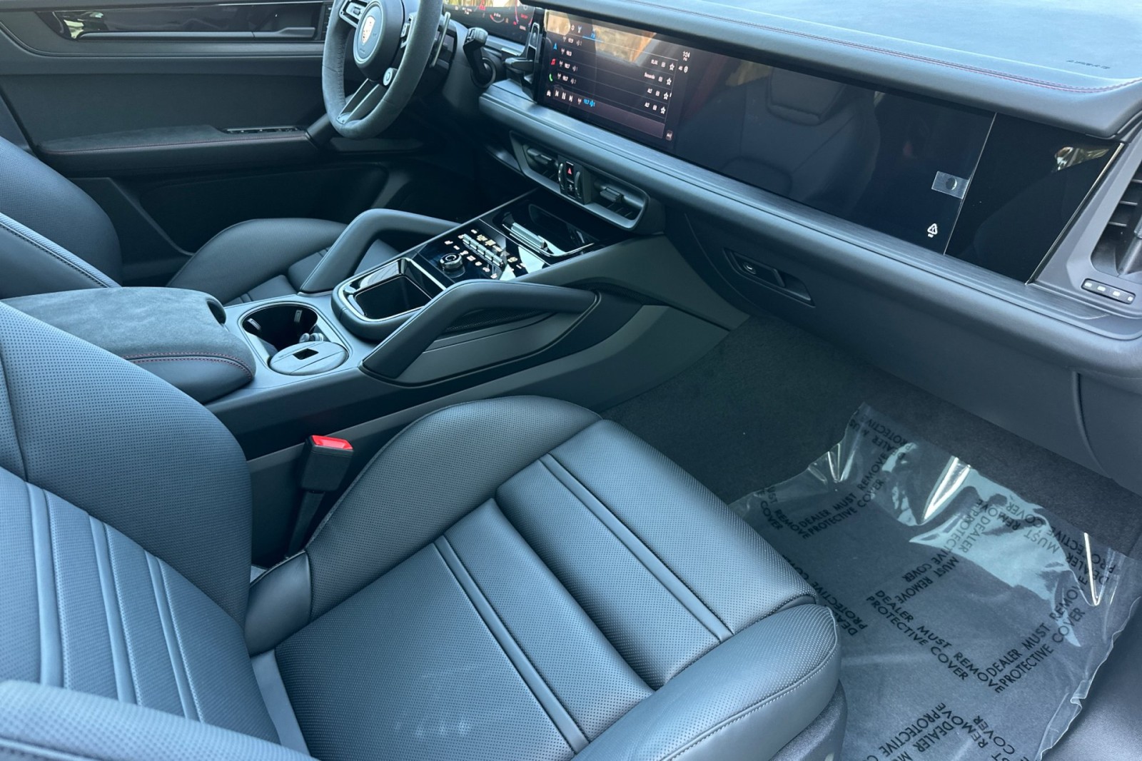 2026 Porsche Cayenne GTS Coupe photo 17