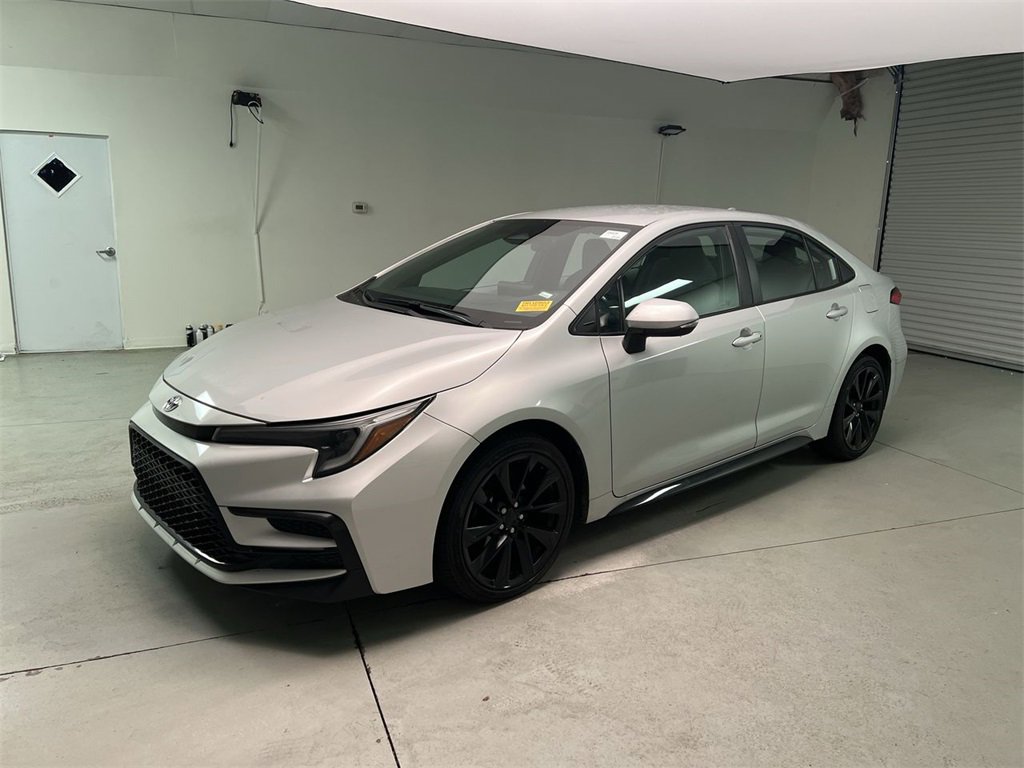 2023 Toyota Corolla SE photo 4