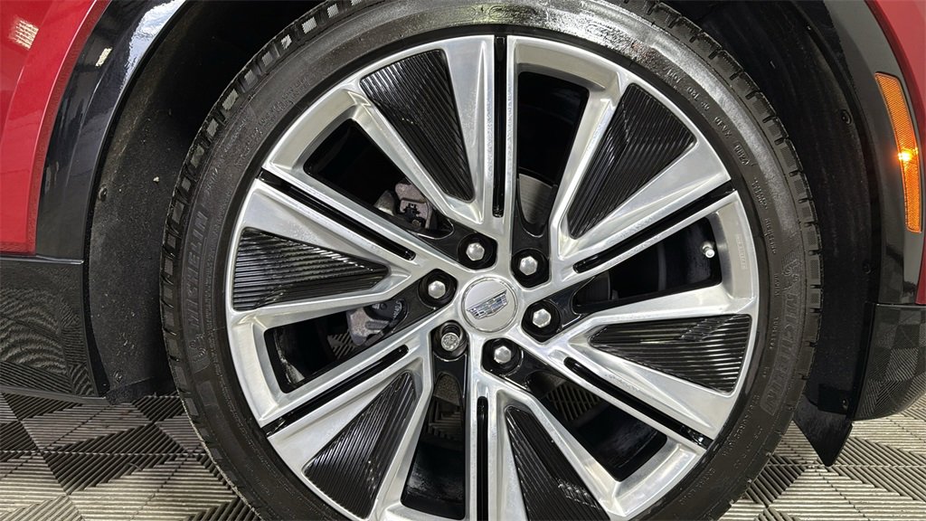 2024 Cadillac Lyriq Luxury photo 35