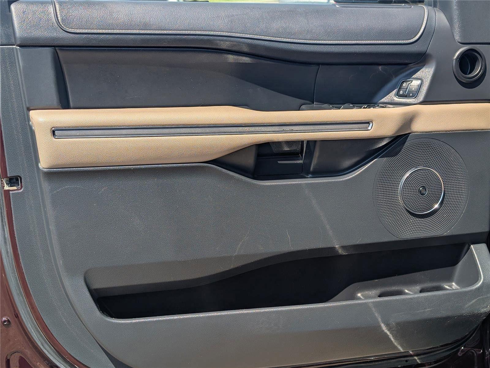 2023 Ford Expedition Limited photo 10