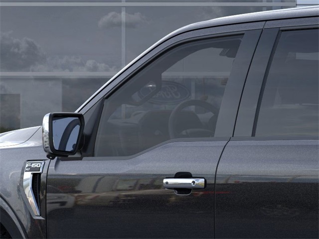 2025 Ford F-150 XLT photo 17