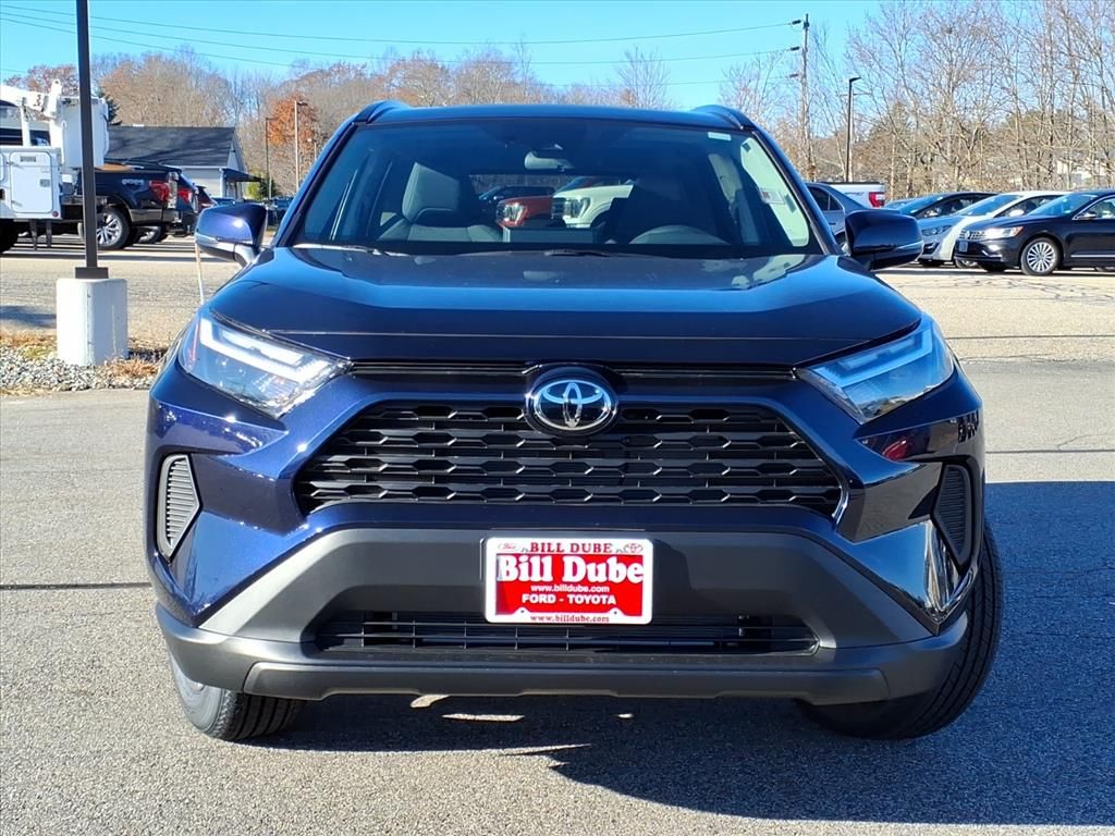 2025 Toyota RAV4 XLE photo 2